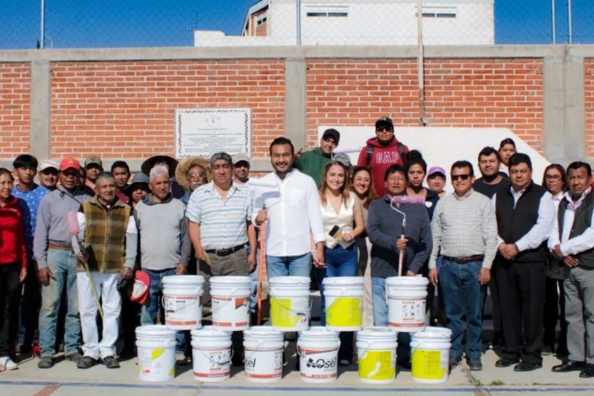 Coloreando la educacion22 Un esfuerzo de Roberto Solis para transformar las escuelas de Huejotzingo 1