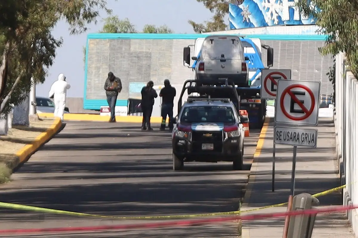 En cateo en Lomas de Angelópolis, detienen a 12 ligados con cuerpos hallados en Los Fuertes 1 En cateo en Lomas de Angelópolis, detienen a 12 ligados con cuerpos hallados en Los Fuertes