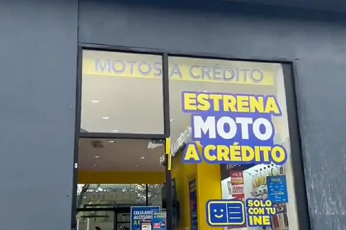 Roban tienda de celulares en Plaza Dorada; el botín ascendería a 80 mil pesos