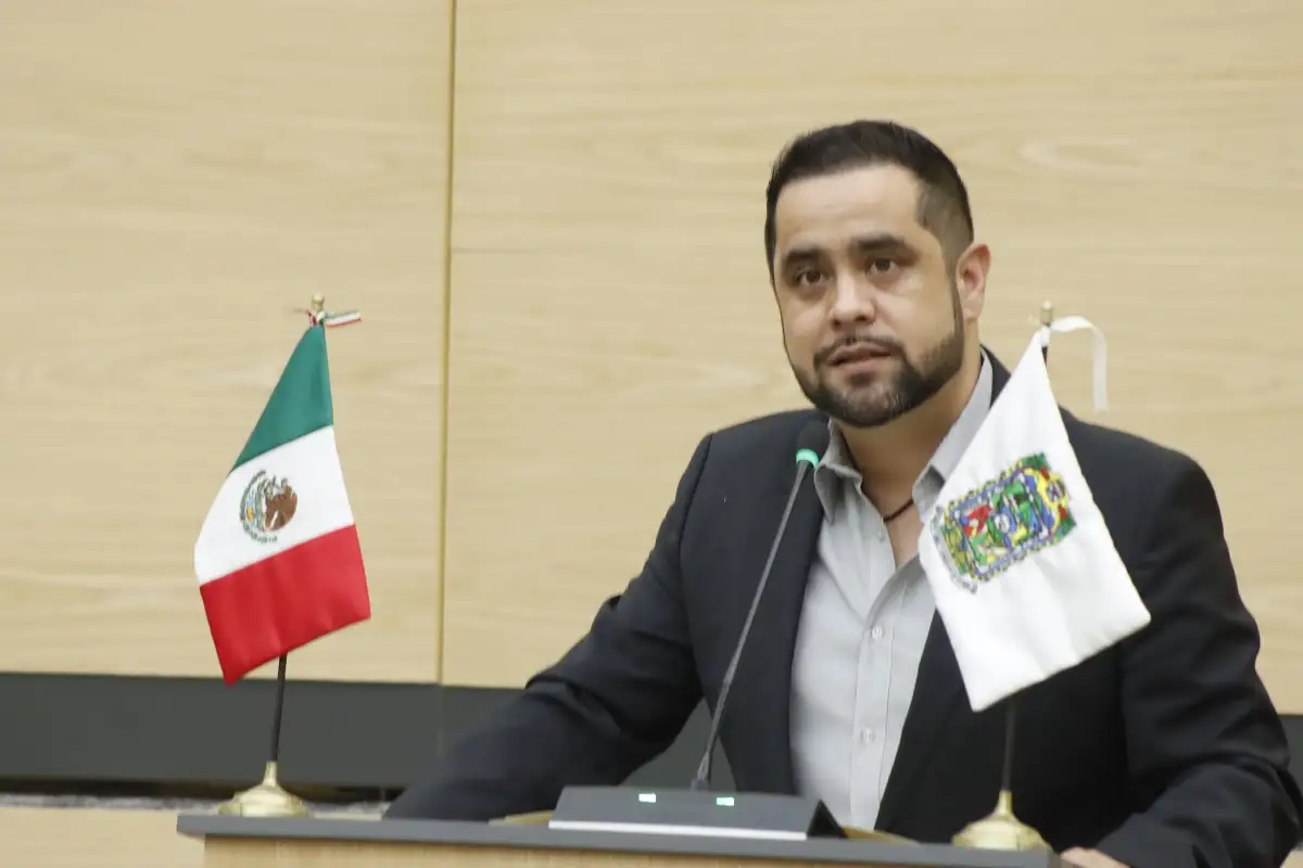 Impulsan en el Congreso iniciativa para sancionar a quien exalte imágenes de narcotraficantes en eventos masivos