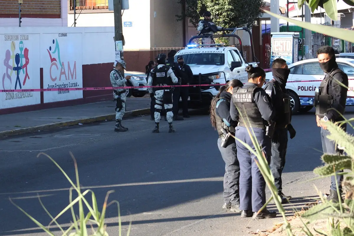 Incendian camioneta y dejan narcomanta cerca del Parque Ecológico