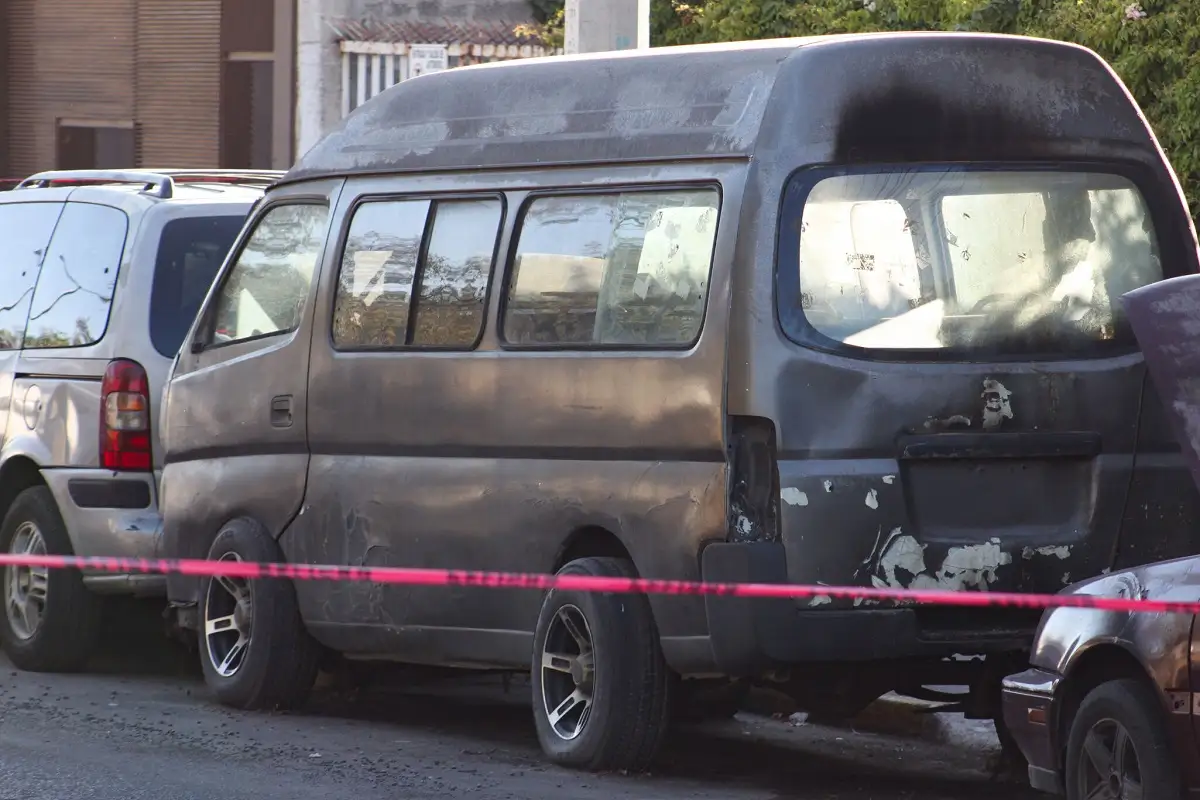 FOTOS: Incendian camioneta y dejan narcomanta cerca del Parque Ecológico 1 Incendian camioneta y dejan narcomanta cerca del Parque Ecológico