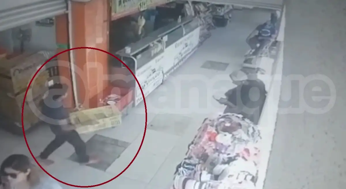 VIDEO: Isaías Flores de 14 años despareció cuando vendía gelatinas en el Mercado Independencia 2 Isaías Flores de 14 años despareció cuando vendía gelatinas en el Mercado Independencia