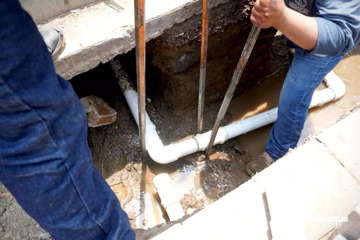 Mejora la distribucion de agua en Santa Maria Xixitla con trabajos de reparacion y mantenimiento del SOSAPACH 2