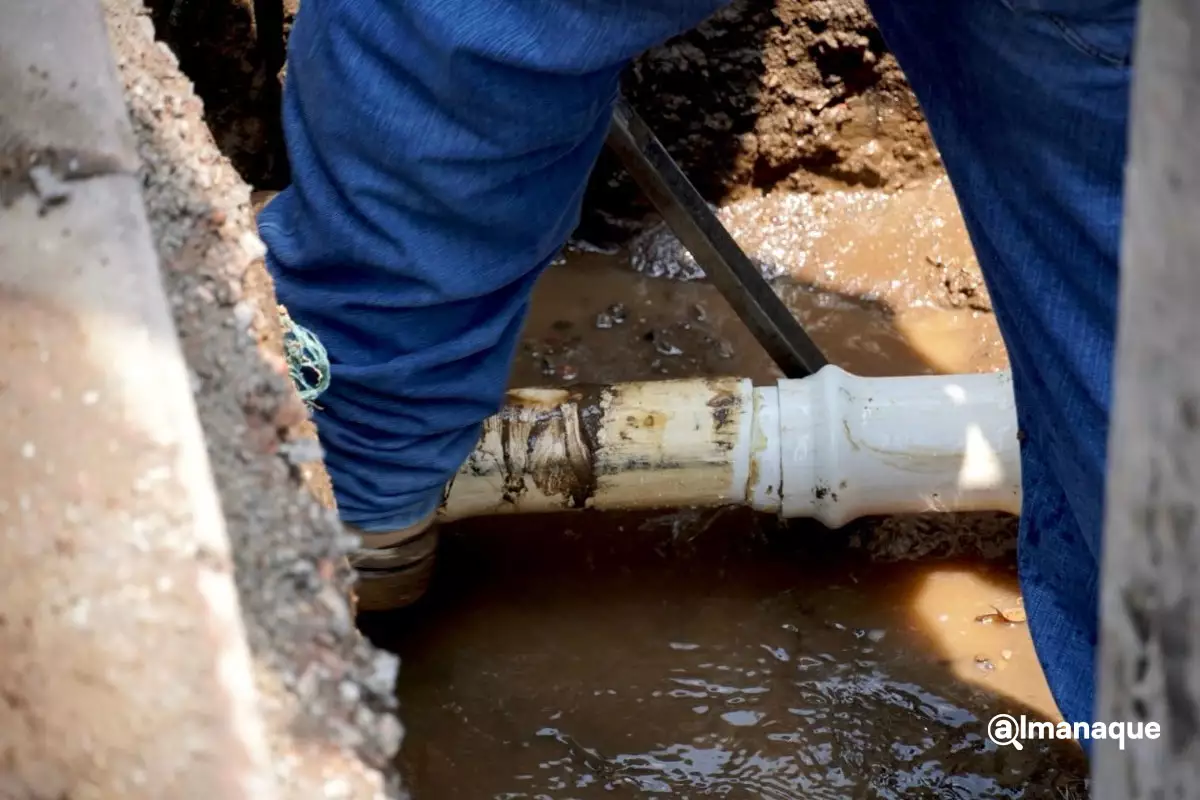 Mejora la distribucion de agua en Santa Maria Xixitla con trabajos de reparacion y mantenimiento del SOSAPACH 4