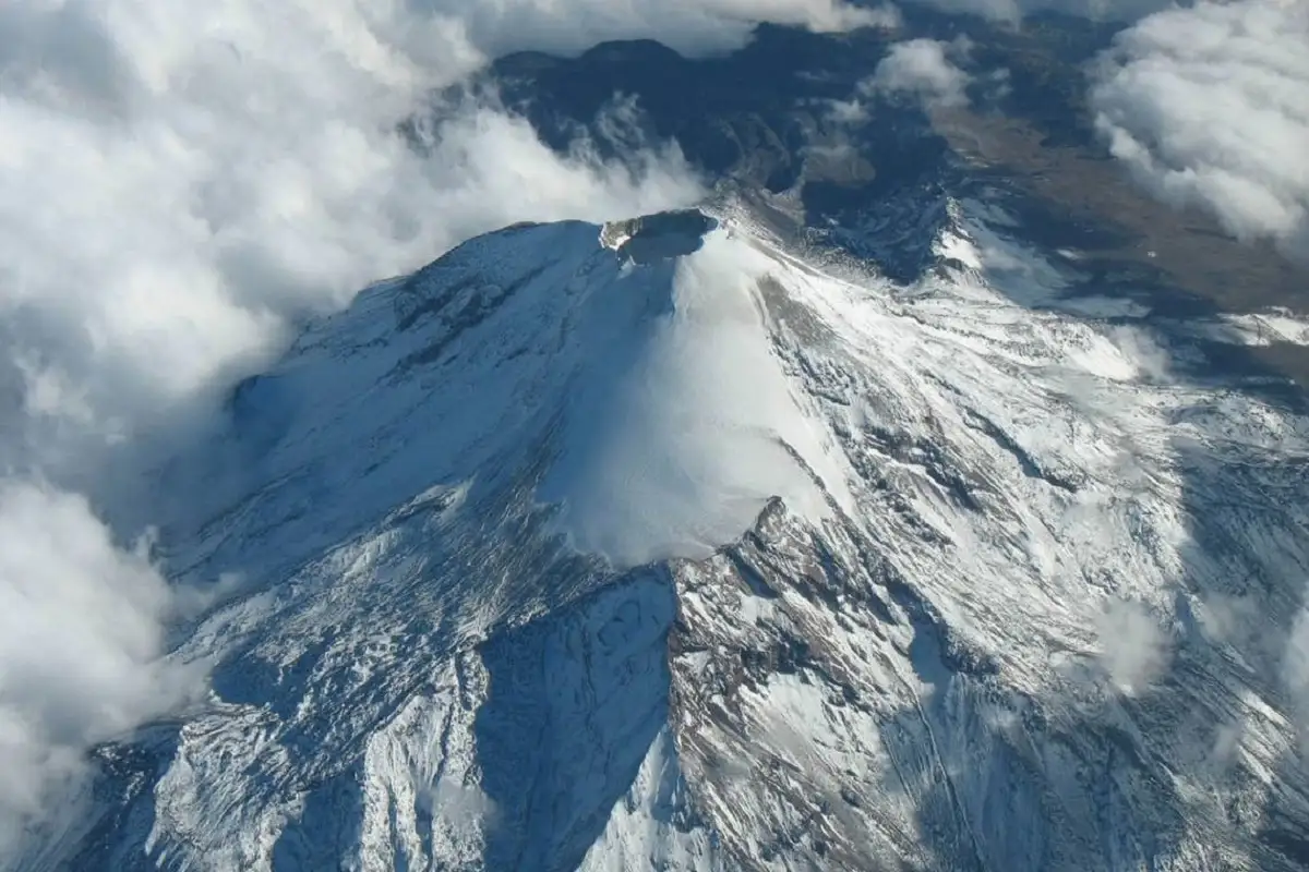 Pico de Orizaba podría despertar; estas serían las zonas en riesgo 1 Pico de Orizaba podría estar despertando: advierten aumento de actividad volcánica y pérdida inminente de glaciares