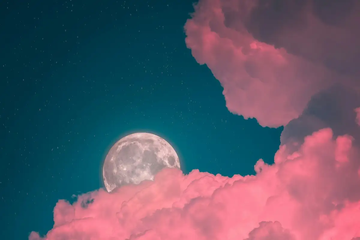 Ritual para la Luna Rosa significado y cómo aprovechar su energía transformadora