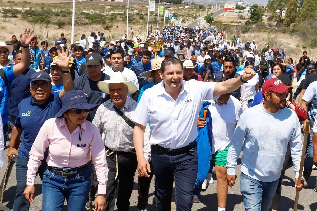 “Sólo los universitarios deciden el futuro de la BUAP” Alejandro Armenta
