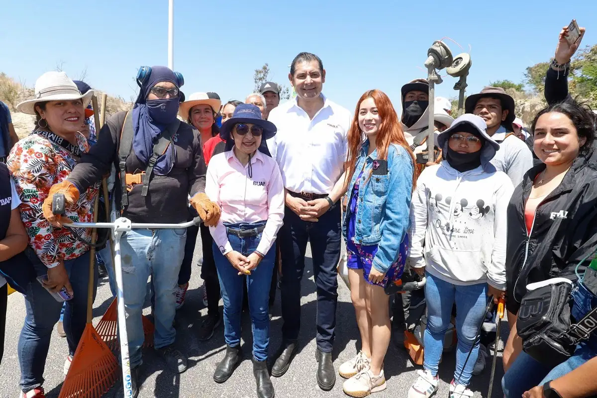 “Sólo los universitarios deciden el futuro de la BUAP”: Alejandro Armenta 1 “Sólo los universitarios deciden el futuro de la BUAP” Alejandro Armenta