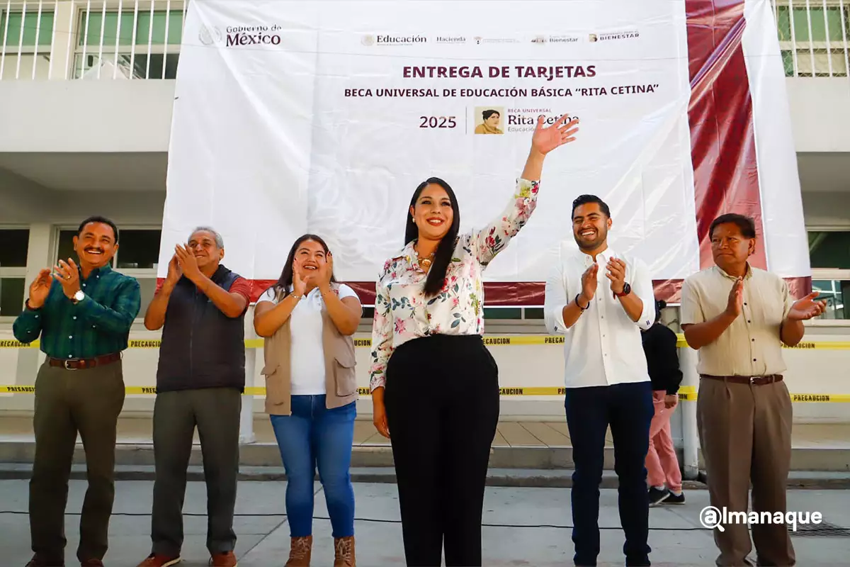 Tonantzin Fernández encabeza la entrega de tarjetas de la Beca Universal Rita Cetina en el CELMA 3 Tonantzin Fernandez encabeza la entrega de tarjetas de la Beca Universal Rita Cetina en el CELMA 1