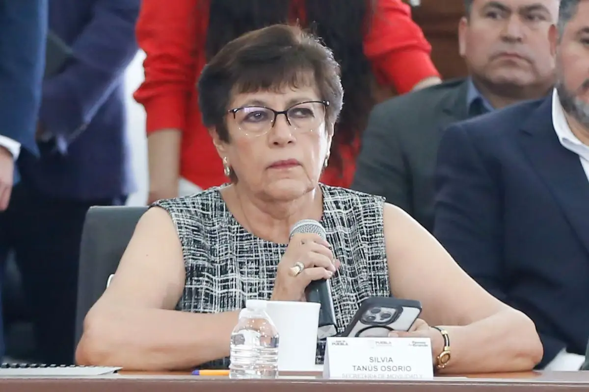 Van 23 denuncias contra conductores de taxis pirata en Puebla