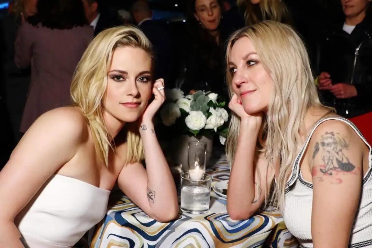 Tras años de noviazgo, Kristen Stewart y Dylan Meyer se casan 1 Tras años de noviazgo, Kristen Stewart y Dylan Meyer se casan