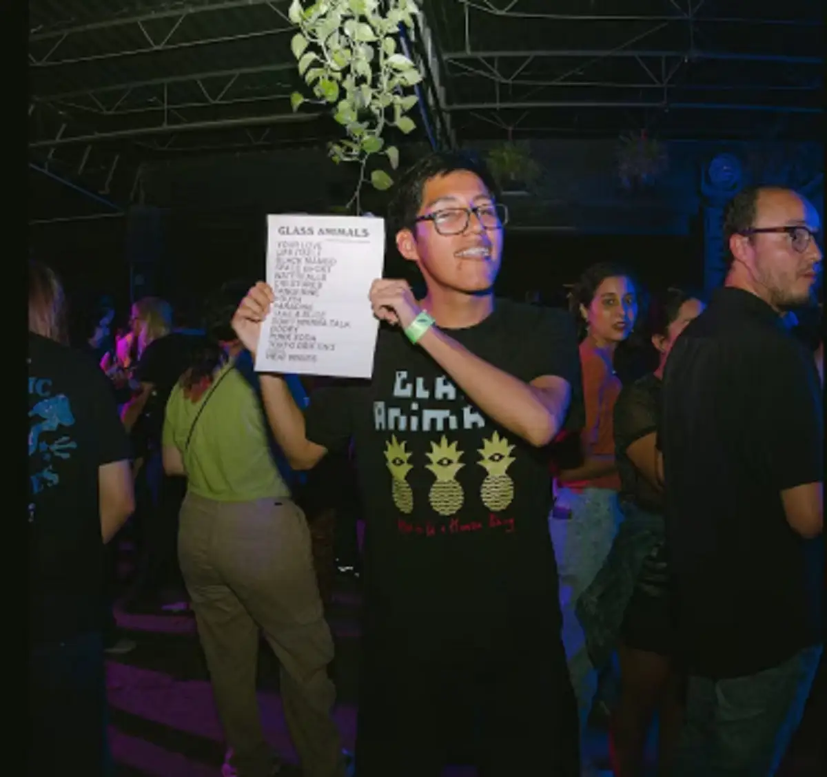 las últimas publicaciones de Berenice y Miguel, fallecidos en el AXE Ceremonia