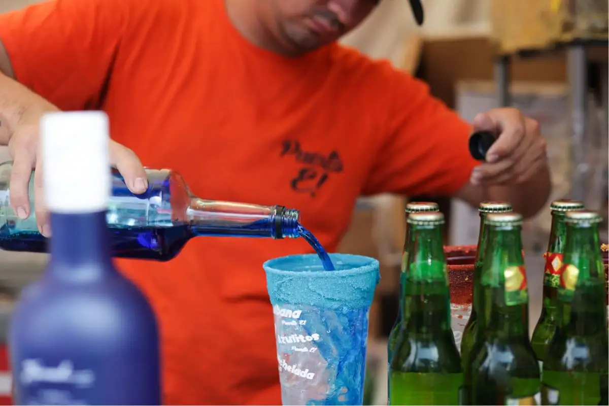 Analizan multas contra dueños de cocheras con venta ilegal de alcohol en Puebla 1 Analizan multas contra cocheras con venta ilegal de alcohol