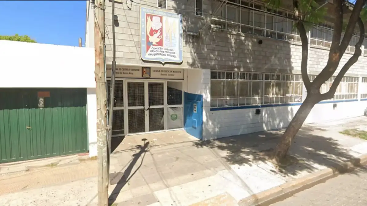 Alumnos planearon un tiroteo por WhatsApp en Argentina