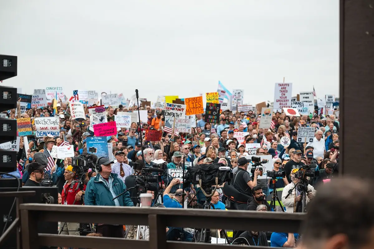 Reportan protestas contra Donald Trump en EU y el mundo
