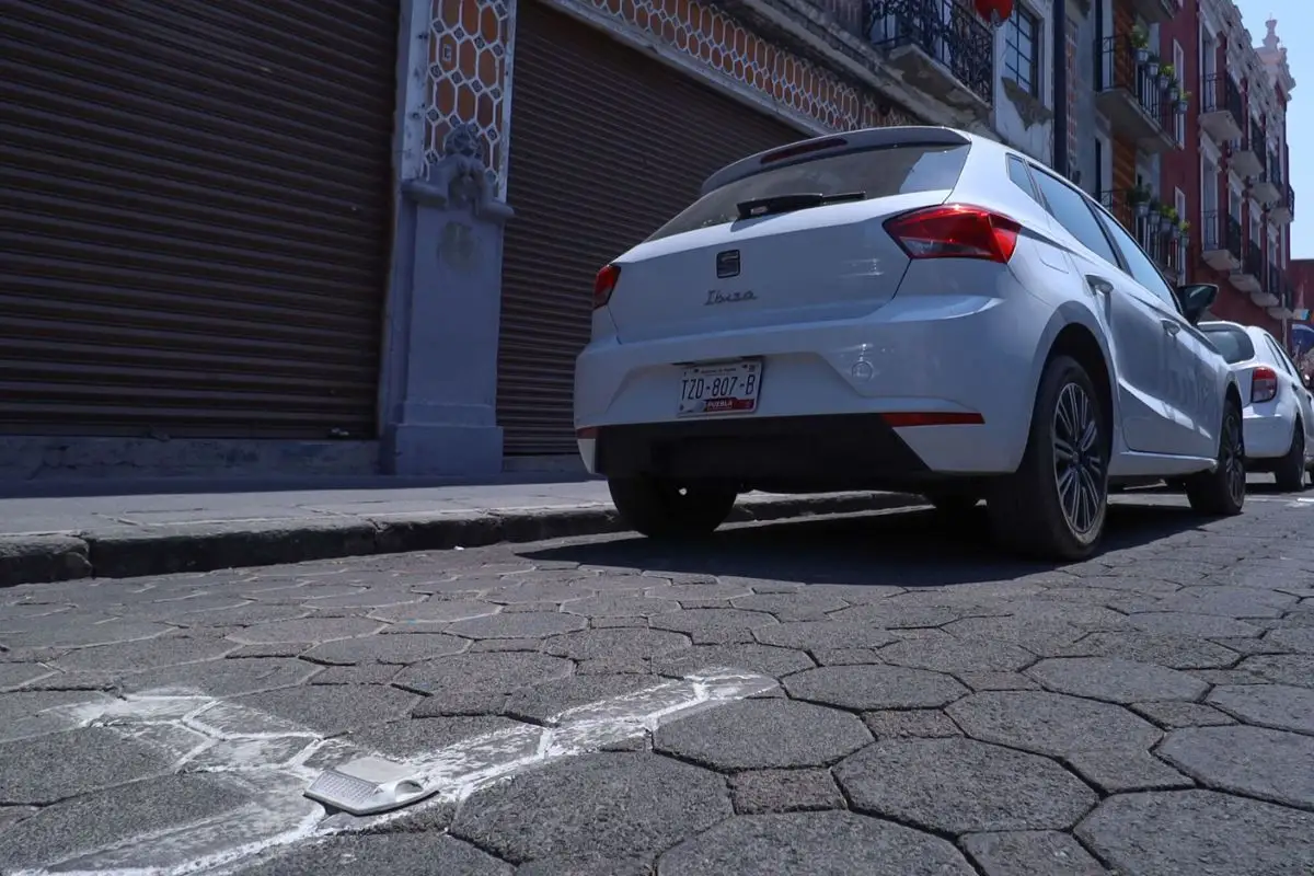 Residentes en zonas de parquímetros de Puebla tendrán cajones exclusivos: así lo pueden tramitar 2 Residentes de zonas con parquímetros en Puebla