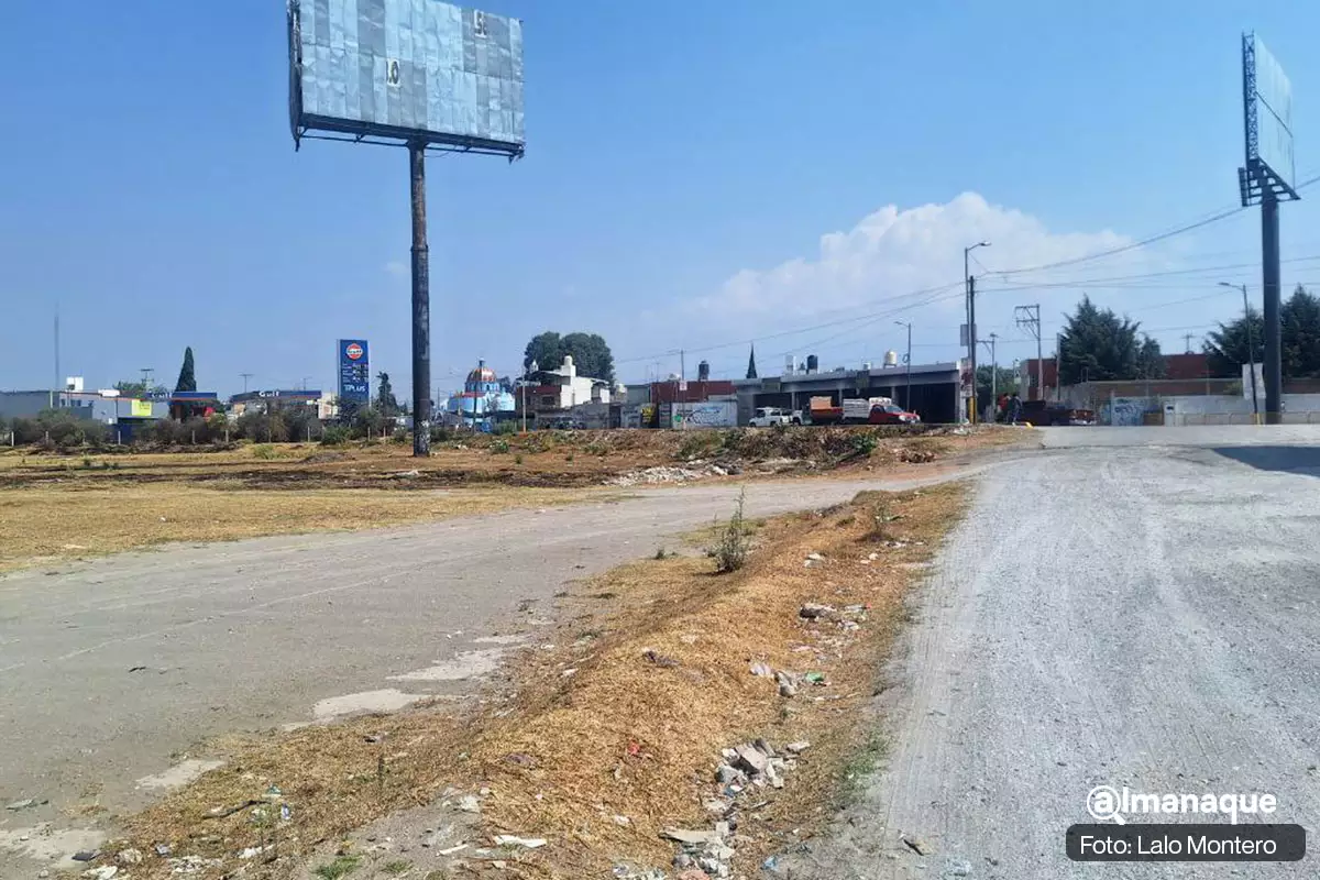 La terminal de Amozoc Línea 4 opera en un lote baldío