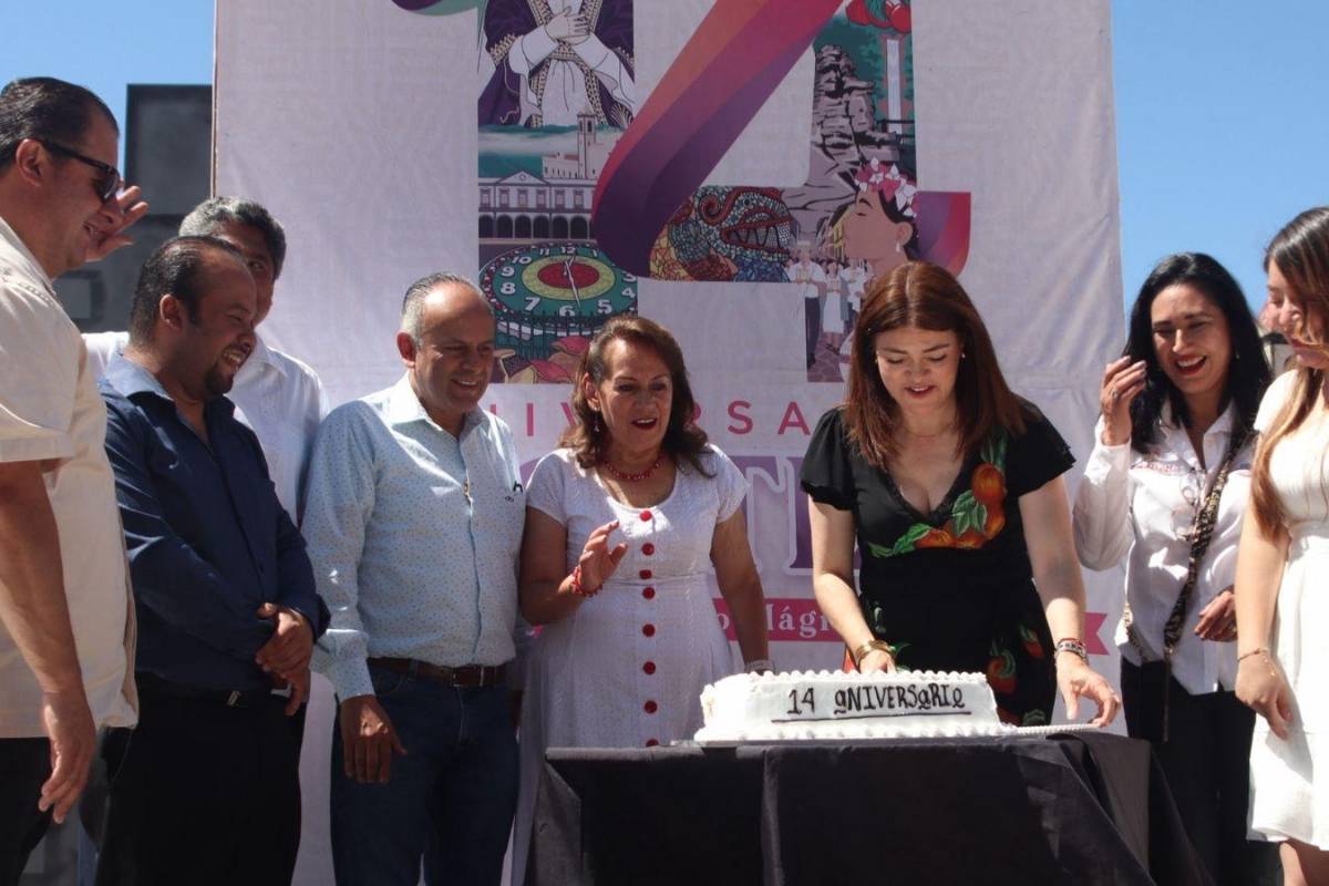 Zacatlán cumple 14 años de ser el mejor Pueblo Mágico de México; es un logro de las y los zacatecos: Bety Sánchez 1 Zacatlán festejó 14 años de ser Pueblo Mágico