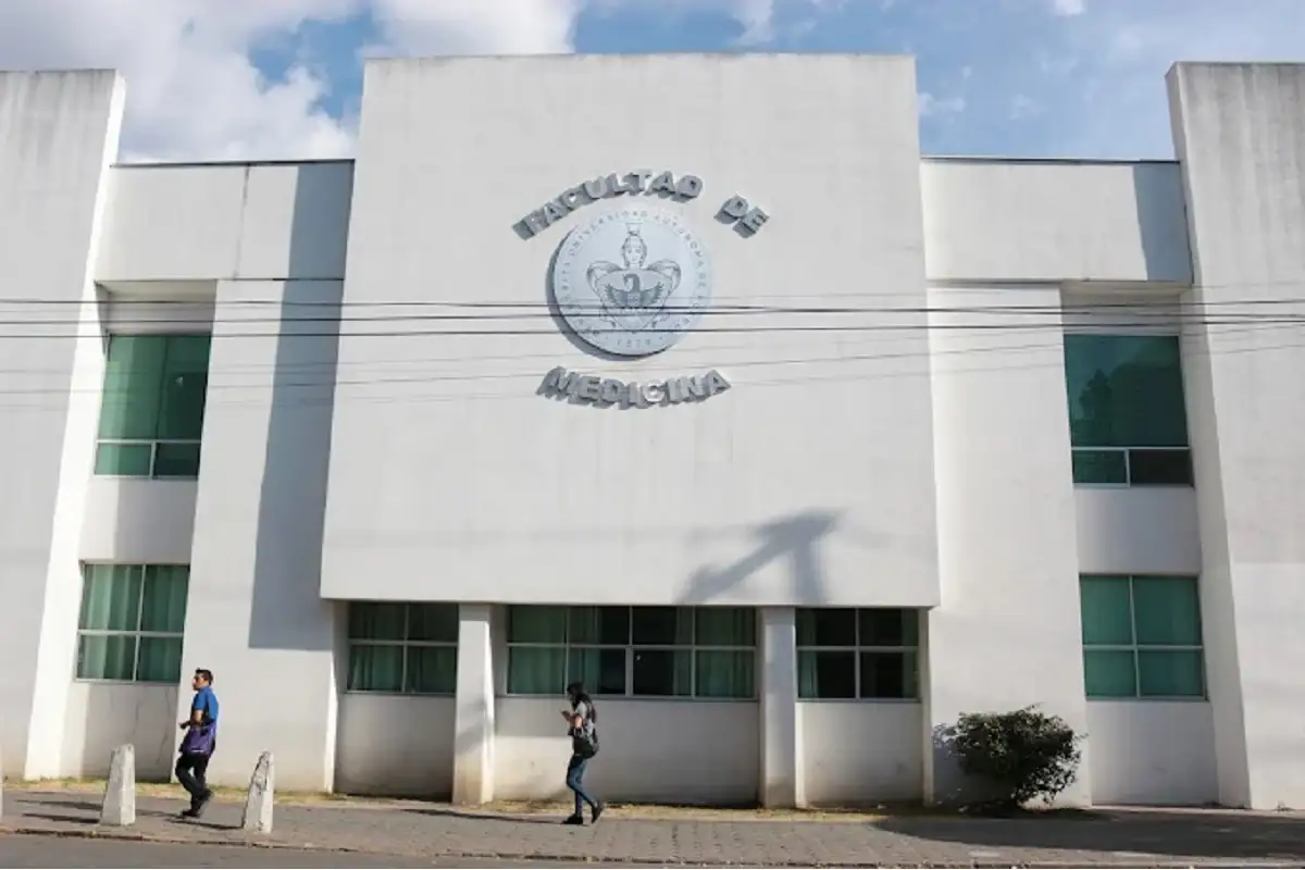 BUAP incrementará matrícula en Medicina y construirá facultad en Acatzingo 1 BUAP incrementará matrícula en Medicina y construirá facultad en Acatzingo