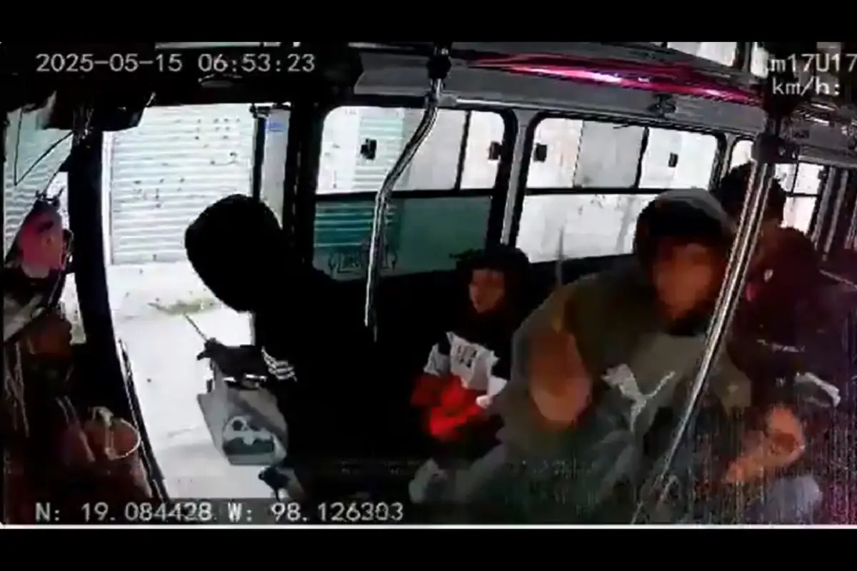 VIDEO: Cuatro sujetos armados asaltan ruta M17 en la colonia 2 de Marzo 1 Cuatro sujetos armados asaltan ruta M17 en la colonia 2 de Marzo