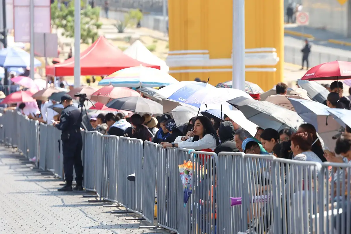 Desfile de la Batalla del 5 de Mayo 2025: poblanos madrugan para apartar lugar 1 Desfile la Batalla del 5 de Mayo 2025 poblanos madrugan para apartar lugar
