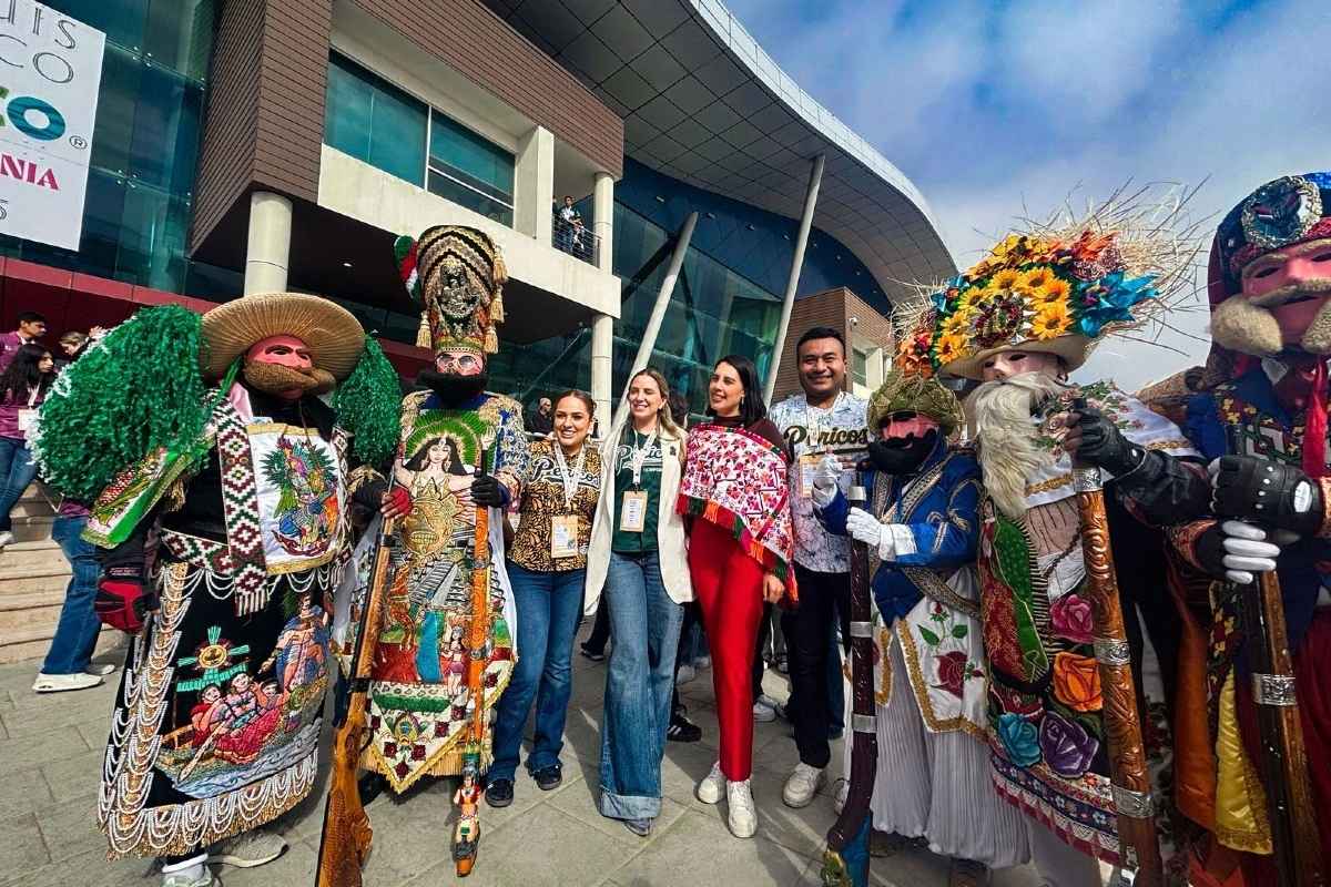 El carnaval más chingón de Puebla representa al estado en el Tianguis Turístico 2025 3 El carnaval más chingón de Puebla representa al estado en el Tianguis Turístico 2025 1