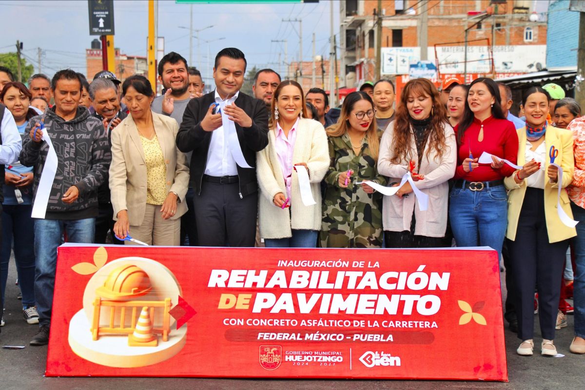 En siete meses de gobierno, Roberto Solís entrega la cuarta carretera rehabilitada en Huejotzingo 1 En siete meses de gobierno, Roberto Solís entrega la cuarta carretera rehabilitada en Huejotzingo