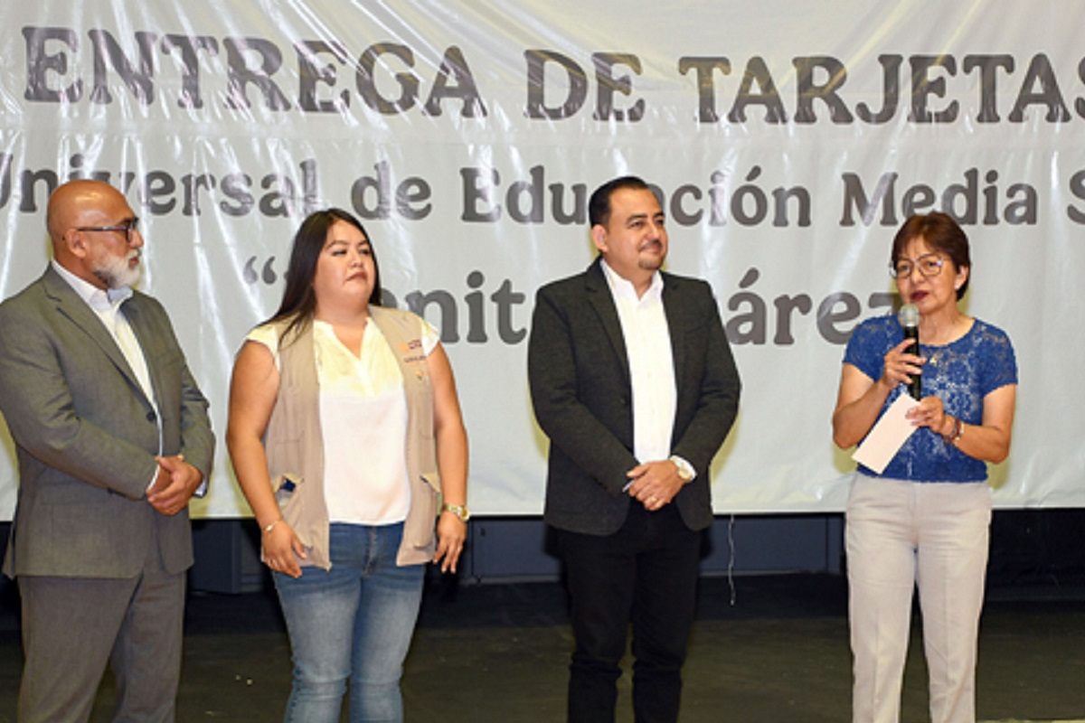 Entrega Lilia Cedillo tarjetas de la Beca Universal de Educación Media Superior “Benito Juárez” 1 Entrega Rectora Lilia Cedillo tarjetas de la Beca Universal de Educación Media Superior “Benito Juárez”