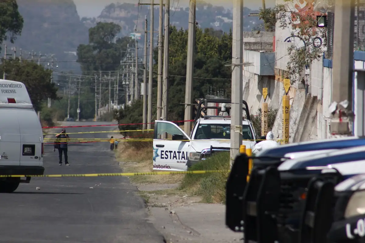 Familias de Policías asesinados en Amozoc recibirán un millón de pesos y una casa: Armenta 1 Familias de Policías asesinados en Amozoc recibirán un millón de pesos y una casa Armenta
