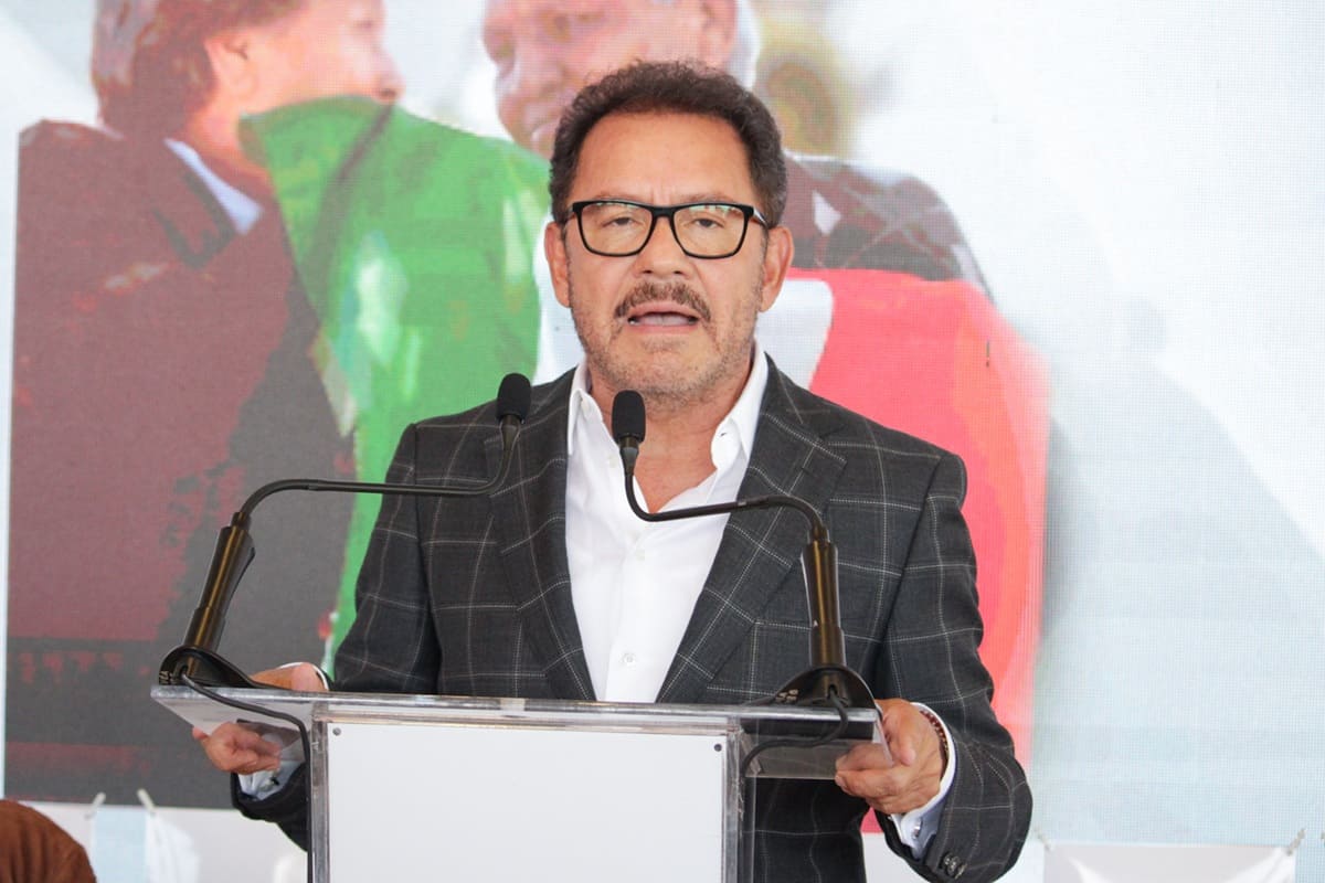 Armenta descarta candidaturas de su familia