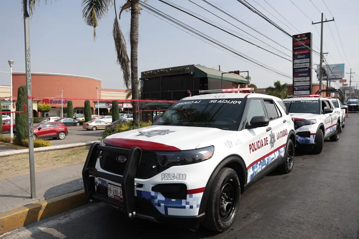 Persecución y balacera en Calzada Zaragoza deja un detenido; cómplice huyó con 17 mil pesos 1 Persecución y balacera en Calzada Zaragoza deja un detenido; cómplice huyó con 17 mil pesos