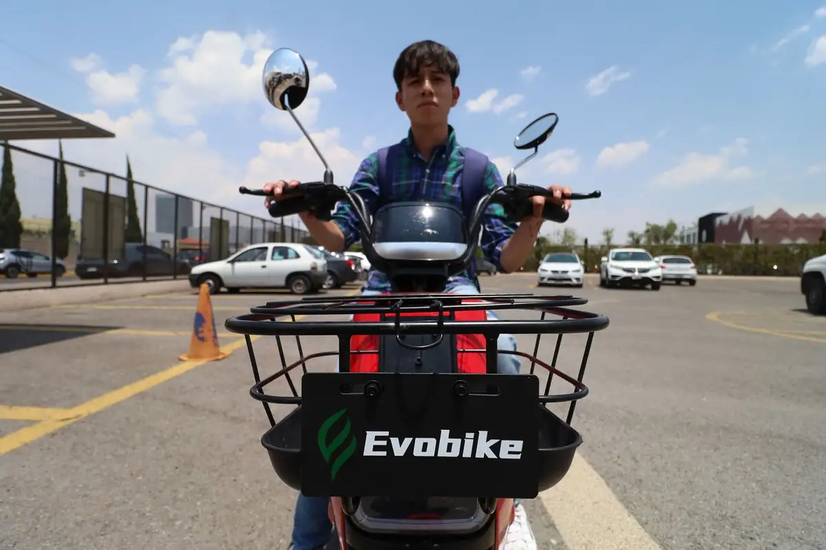 Reforma para uso de motocicletas incluirá regulación de scooters y bicis eléctricas en Puebla