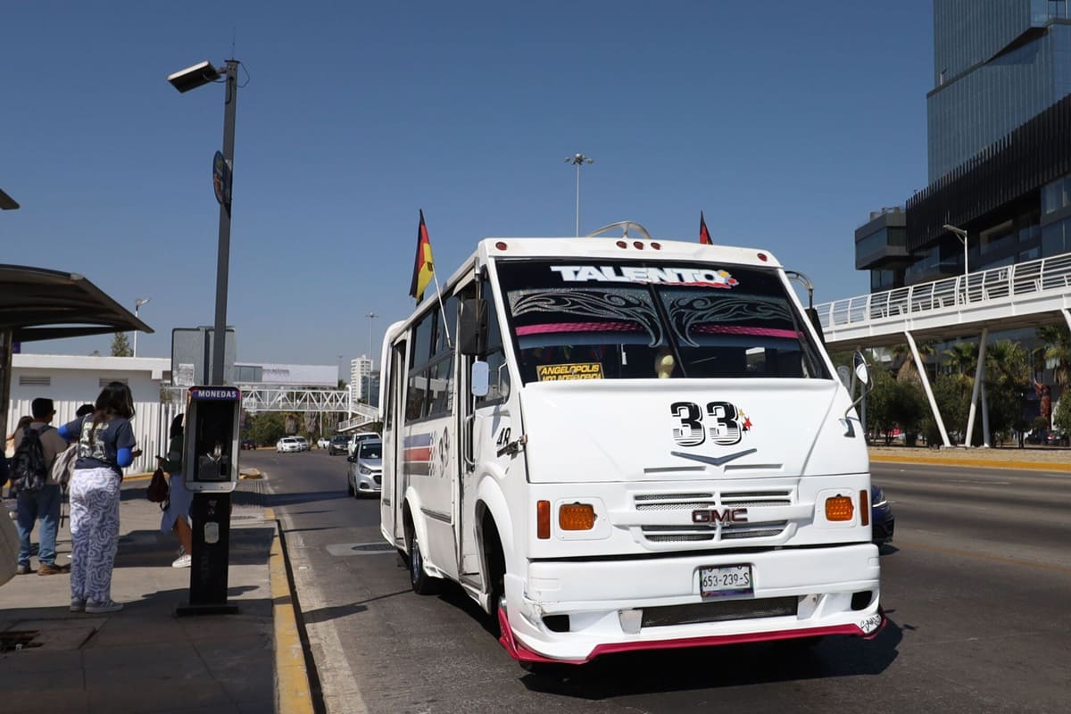 Revista vehicular al transporte público en Puebla 