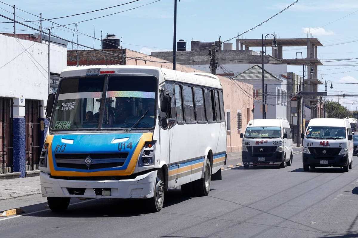 Revista vehicular al transporte público en Puebla 