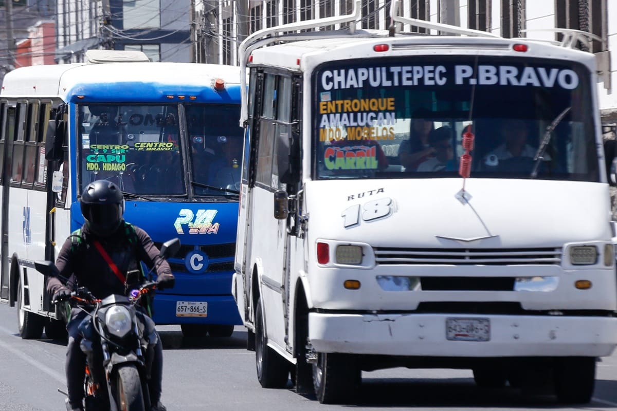 Revista vehicular al transporte público en Puebla 