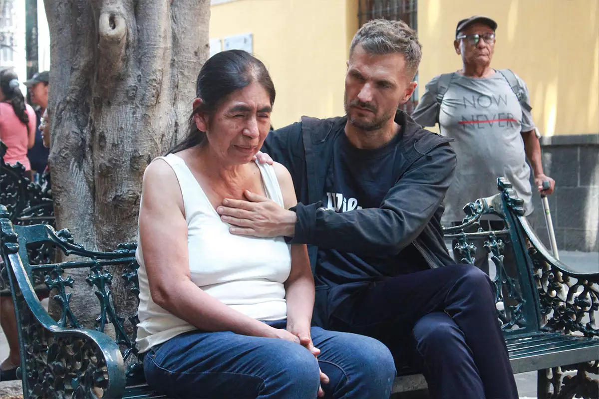 Mircea Gabriel, el rumano quita dolores que atrae multitudes en el Centro de Puebla 1 el rumano quita dolores en Puebla