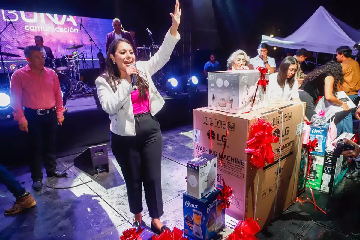 Tonantzin Fernández celebra a lo grande a las mamás cholultecas con la Fiesta Magnífica 10 Tonantzin Fernandez celebra a lo grande a las mamas cholultecas con la Fiesta Magnific4