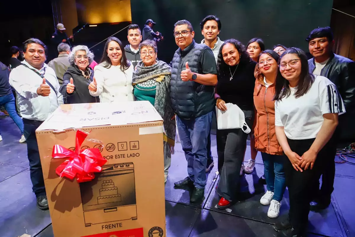 Tonantzin Fernández celebra a lo grande a las mamás cholultecas con la Fiesta Magnífica 7 Tonantzin Fernandez celebra a lo grande a las mamas cholultecas con la Fiesta Magnifica 9