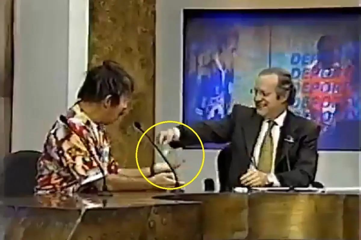 Tras acusación de Faitelson, reviven video de José Ramón Fernández con bolsita blanca 1 Tras acusación de Faitelson, reviven video de José Ramón Fernández con bolsita blanca