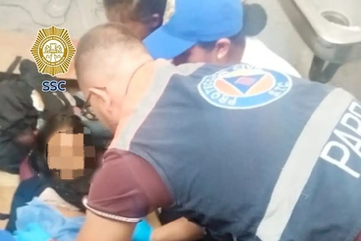 Una madre adolescente da a luz en el Metro de CDMX durante el Día de las Madres 1 Una madre adolescente da a luz en el Metro de CDMX durante el Día de las Madres