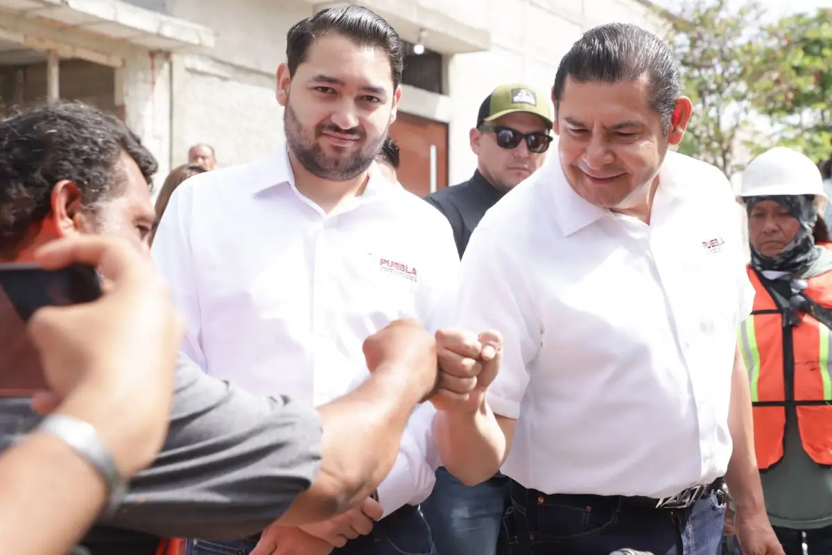 Soy gobernador pintor y jardinero, porque me identifico con el Pueblo: Armenta 1 Soy gobernador pintor y jardinero, porque me identifico con el Pueblo: Alejandro Armenta