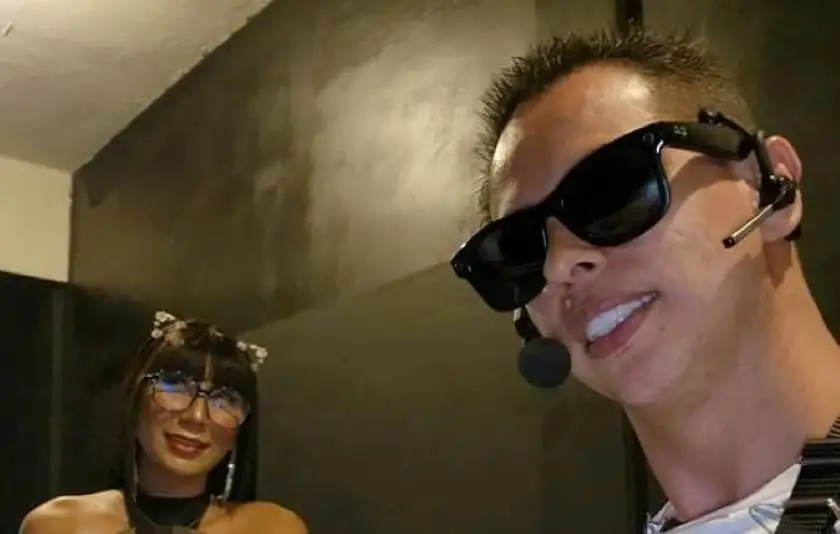 Alex Marín es acusado de robarle millones a Mía Cortes