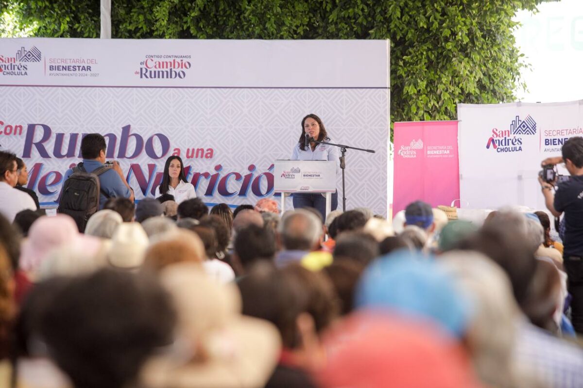 Lleva Lupita Cuautle más apoyos alimentarios a familias de San Andrés