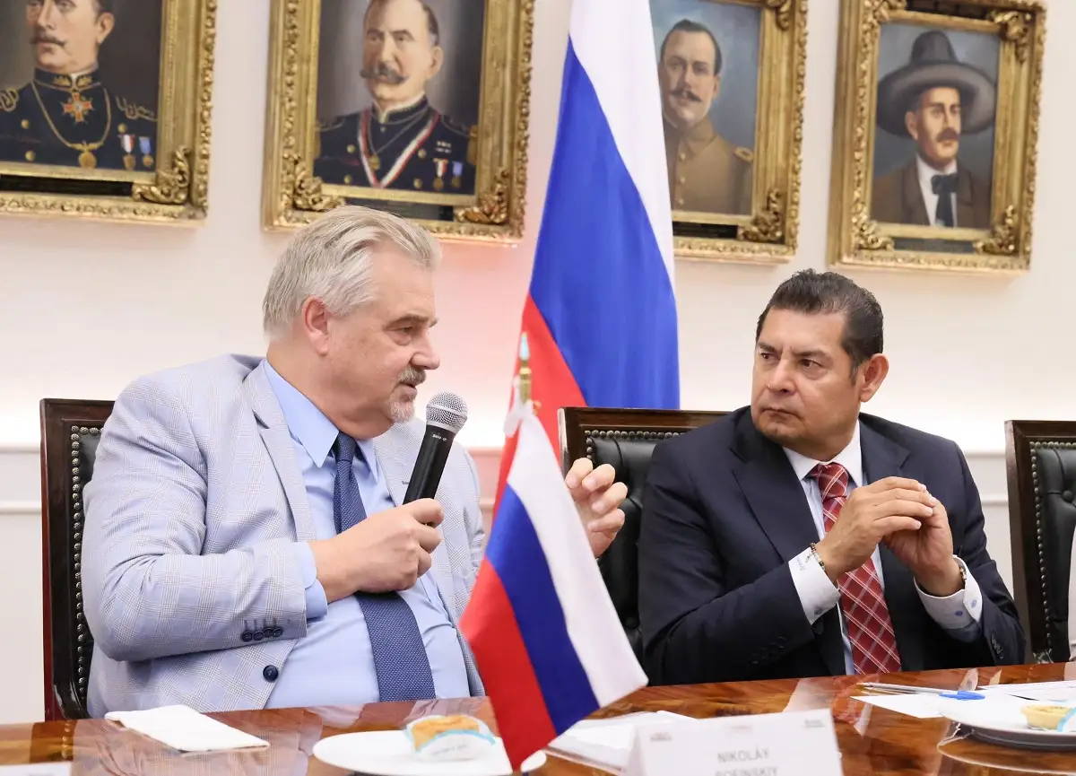 Armenta recibe al embajador Nikolay Sofinskiy de Rusia