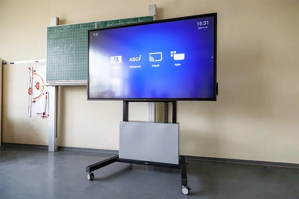 Roban pantallas de Primaria Himno Nacional, en el Centro de Puebla