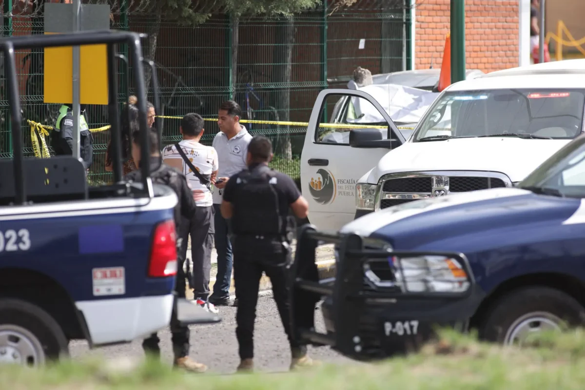 Adolescente ebrio resulta herido tras intentar ganarle el paso al tren en Puebla 2 Discusión deja a hombre baleado en la colonia Cuauhtémoc