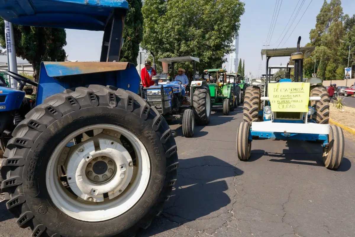 Campesinos protestan en el SAT Angelópolis nuevamente