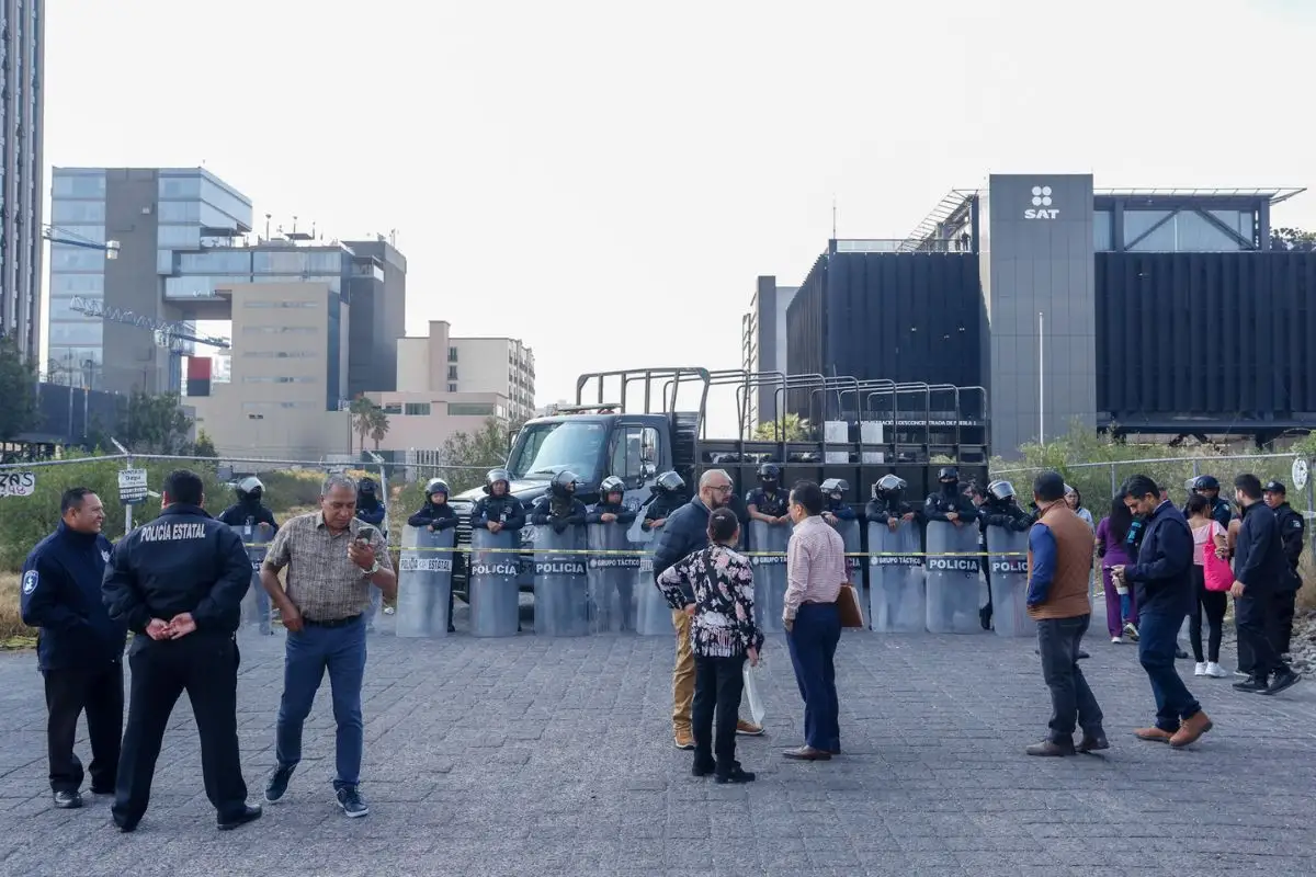 Campesinos protestan en el SAT Angelópolis nuevamente