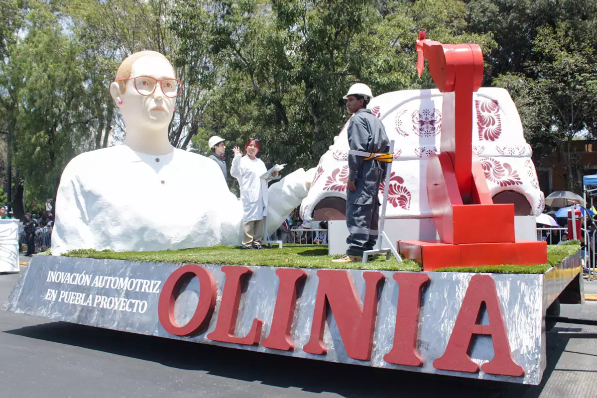desfile puebla 5 de mayo 2025 carros Alegoricos 18